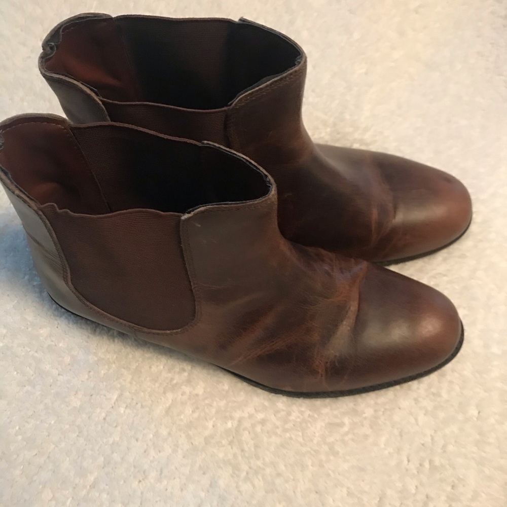 BDG Chelsea Boots size 8.5